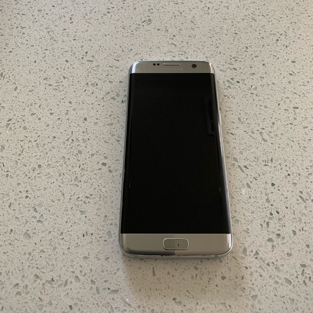 Silver Samsung Galaxy S7 Edge Phone